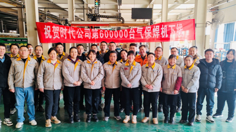 風(fēng)雨中馳而不息，奮斗中砥礪前行
